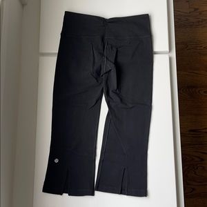 Lululemon gather and grow crop in size 6